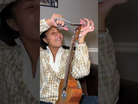 How to restring ukulele #ukulele #itsuukuleletutorial #ukulelelessons #howto