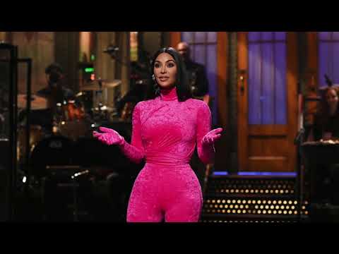 Kim Kardashian ROASTED her family during SNL opening monologue, and it was perfect!