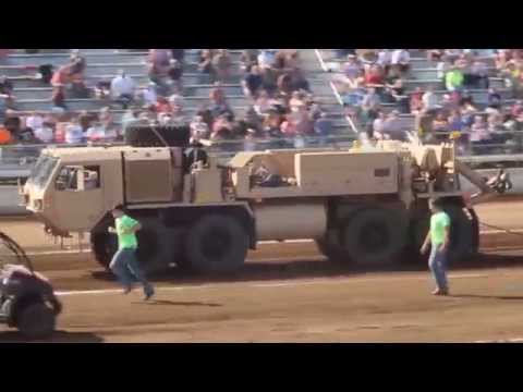 Oshkosh M984A4 HEMTT Wrecker Truck Pull