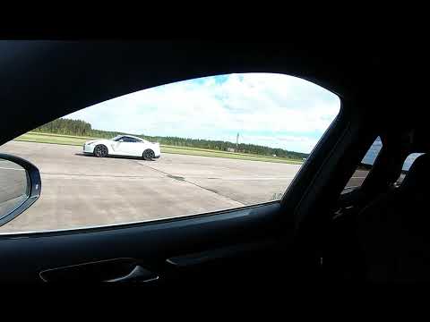 Audi RS3 vs Nissan GTR