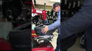 Instalando una llanta nueva a un Rin nuevo 225/45/17 👌 #shorts