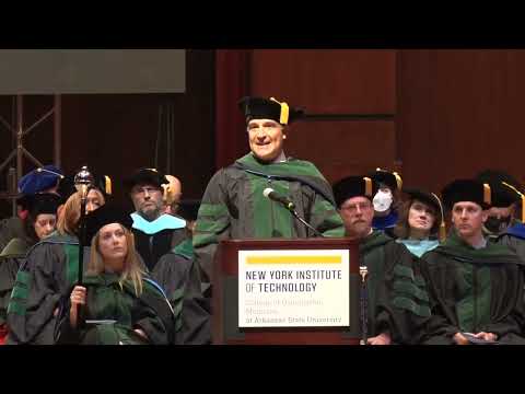AOA President Joseph Giaimo gives NYITCOM commencement speech