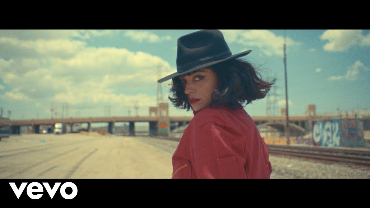 Mon Laferte — Canción De Mierda