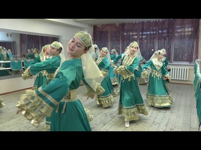 Танцуют все
