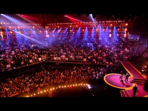 Gwen Stefani wins International Female presented by Charlie Creed Miles | BRIT Awards 2005