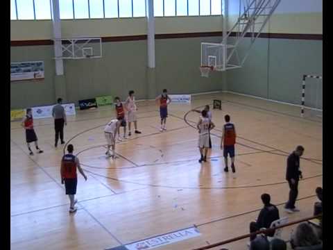 partido cb ferrol contra el grupo