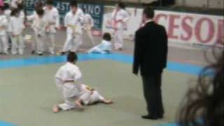 preview picture of video '-JUDO-Adrian Cabal Fernandez ( YING YANG)( Lugones) Campeonato ciudad de Oviedo de judo 2009'