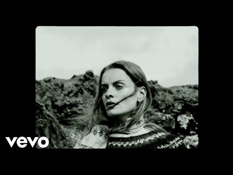Eydís Evensen - Dimmuborgir ft. Ásgeir
