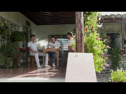 Pablo escobar Regaña a El Chili y a Marino