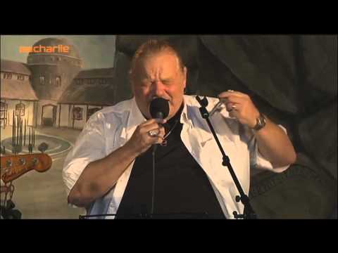 Hvorfor går Louise til bal