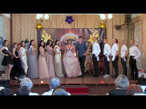 Красивый выход выпускников на вручении аттестатов!