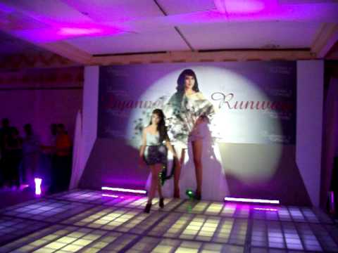 RUNWAY FASHION SHOW