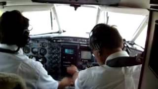 preview picture of video 'Decolagem de EMB-110 Bandeirante, em Tarauacá-AC'