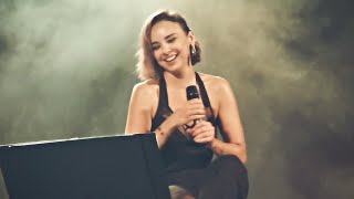 Chenoa - Desnuda frente a ti (Traiguera, Castellón)