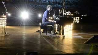 preview picture of video 'Cesare Cremonini - Vorrei - Concerto al Pianoforte - Taormina'