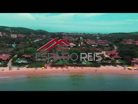 Mansão na Praia da Ferradura Disponível para Venda e Temporada com 12 Quartos.