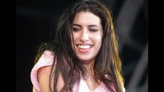 Amy Winehouse - Stronger Than Me (Glastonbury 2004)