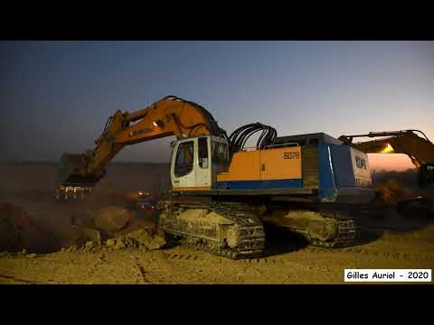 💪 High productivity - Cat 385C and Liebherr 974B loading side by side