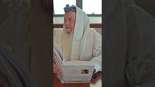 שער הביטחון | סבב שני - פרק 103 (הרב יגאל כהן) - התמונה מוצגת ישירות מתוך אתר האינטרנט יוטיוב. זכויות היוצרים בתמונה שייכות ליוצרה. קישור קרדיט למקור התוכן נמצא בתוך דף הסרטון