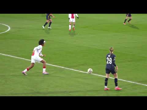 12-12-2025 1E HELFT KNVB BEKER AJAX VR-AZ VR 1-2