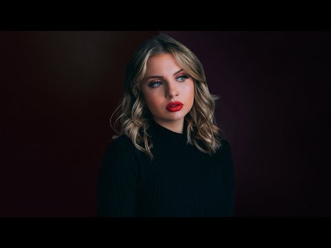 Gayo - Нейна (English Lyrics) (ترجمه)