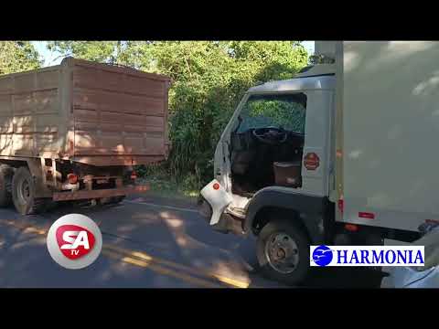 Acidente de trânsito na SC 163, entre Itapiranga e São João do Oeste, deixa motorista ferido