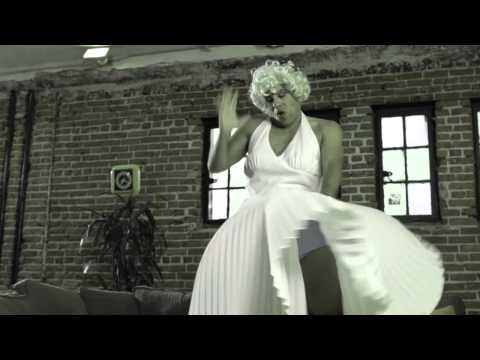 Thumbnail for Arbor Live S03E03 Outtake Stevie Salas as Marilyn Monroe by R.E.M., Frida