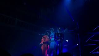 Fever Ray - Concrete Walls (Live at Paradiso)