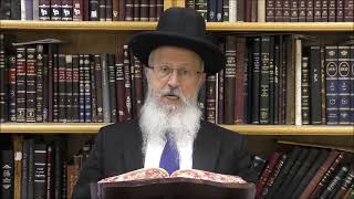 הגאון הרב אברהם יוסף שליט"א האם בשבת מברכים יש חובה להכריז את המולד (הרב אברהם יוסף) - התמונה מוצגת ישירות מתוך אתר האינטרנט יוטיוב. זכויות היוצרים בתמונה שייכות ליוצרה. קישור קרדיט למקור התוכן נמצא בתוך דף הסרטון