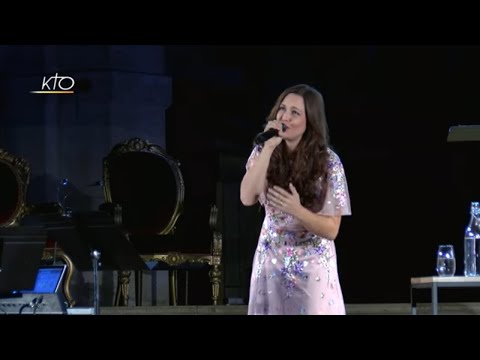 Natasha St-Pier chante Thérèse de Lisieux à l’Église de la Trinité