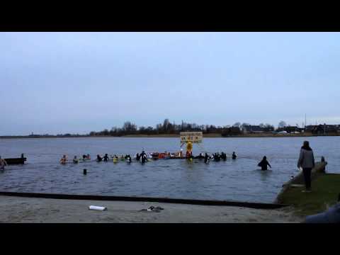 Nieuwjaarsduik Oudega 2014