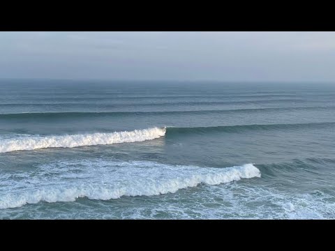 SURFING THE BIG SUMMER SWELL! offshore, pumping + fully peeling, Newquay Cornwall