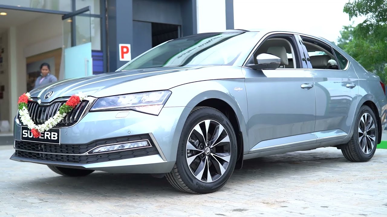 Dad surprised daughter inside new car delivery after months of job abroad | Gopi's Skoda Superb