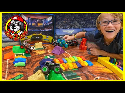 NEW 2022 Monster Jam ULTIMATE ARENA PLAYMAT (Grave Digger & Megalodon EPIC FREESTYLE!)