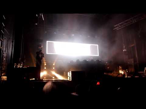 INOX PARIS 2011, Tiesto played Laura LaRue - Un deux Trois Laidback Luke Remix