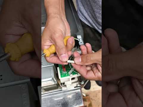 Secret That Microwave Technicians Swear Never To Reveal!