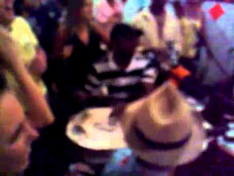 Leandro Costa (ex-Dose Certa) com o grupo no Bar Samba e com Diogo Nogueira.