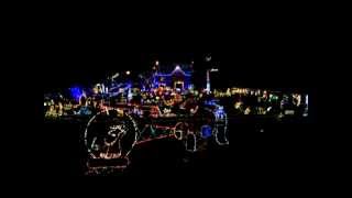 preview picture of video 'Lots of Christmas Lights off Rt 309 Ambler PA'