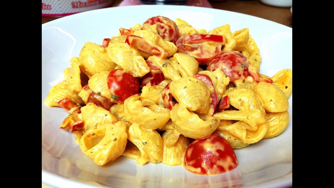 Nudeln mit Paprika Tomaten Frischkäse Sauce CookBakery