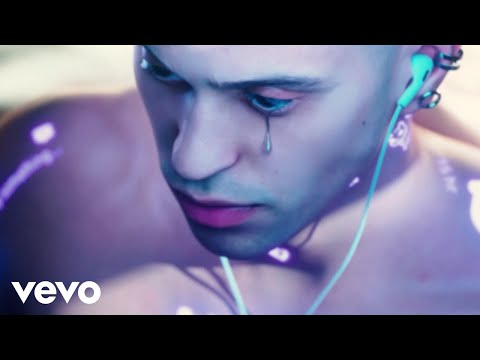 Video thumbnail for NEI LETTI DEGLI ALTRI