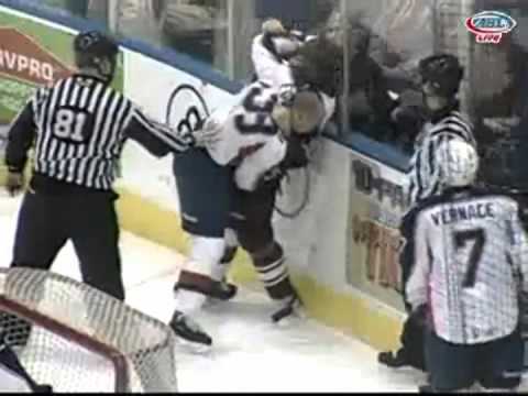 Andrew Carroll vs Matt Fornataro
