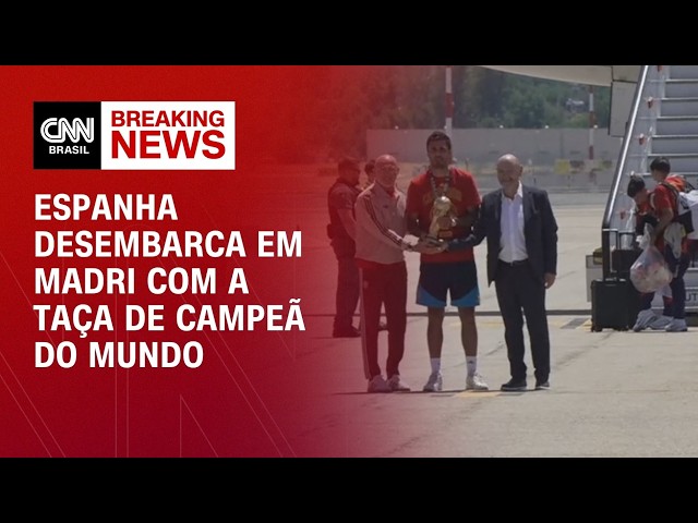 Veja chegada da Seleção espanhola em Madri após vencer a Copa | LIVE CNN