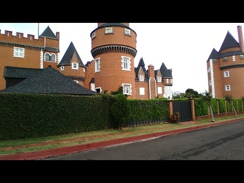 Um CASTELO em Sertanópolis aqui no Norte do Paraná 
