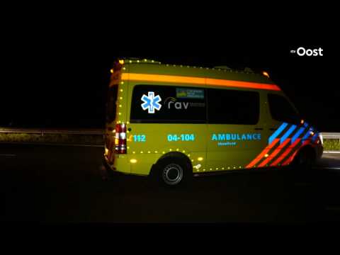 Grote schade bij auto na aanrijding koe op A28 Zwolle