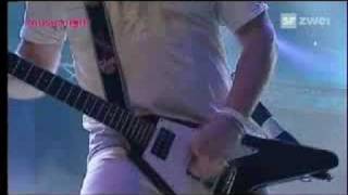 Thunder - Love walked in