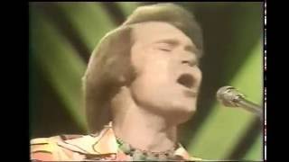 Glen Campbell - Live in London (circa early 70's) - Oh Happy Day