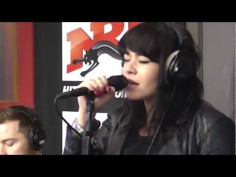 Alex Hepburn - Under en live acoustique sur NRJ