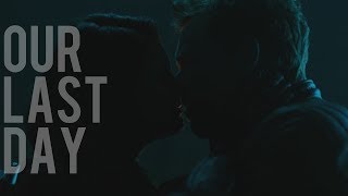 Axel & Scarlett ✘ hold me now