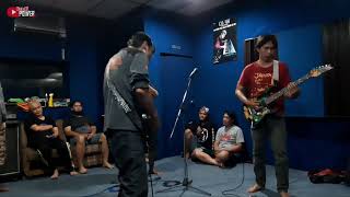 Download lagu Vocalis Asli Andromedha ‼️10 Finalis Festival Rock Indonesia Ke 5 [ Log Zhelebour ] mp3