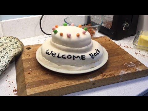 welcome back cake ft. Noelene | Molly McHugh